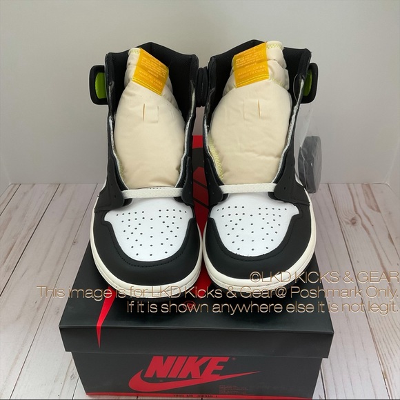 AIR JORDAN 1 OG HIGH MENS VOLT - Picture 2 of 6
